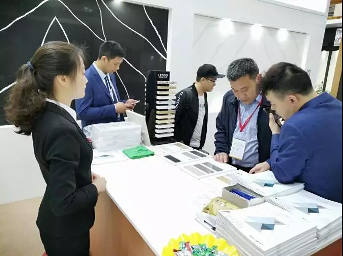 廈門石材展開幕，領(lǐng)尚石英石吸引世界目光